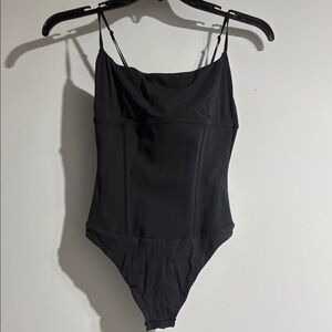 SKIMS FITS EVERYBODY CORSET CAMI BODYSUIT-ONYX (S)